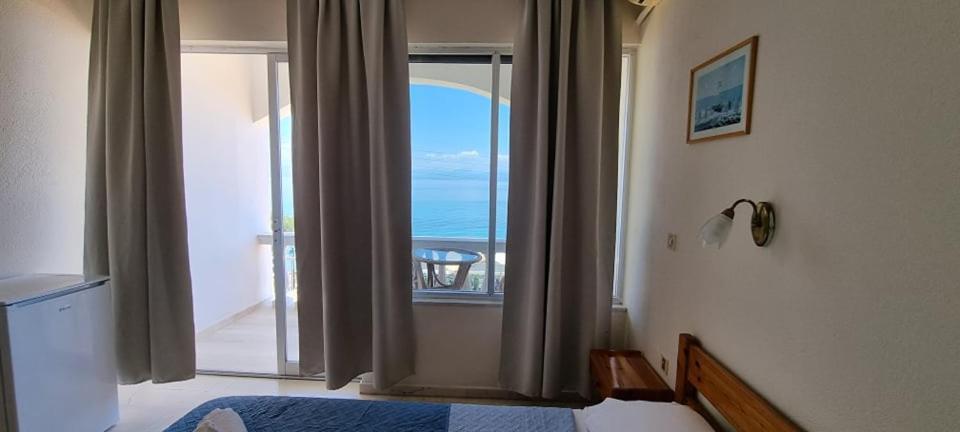 Aparthotel Ionian Mare Agios Ioannis Peristerion Exteriér fotografie